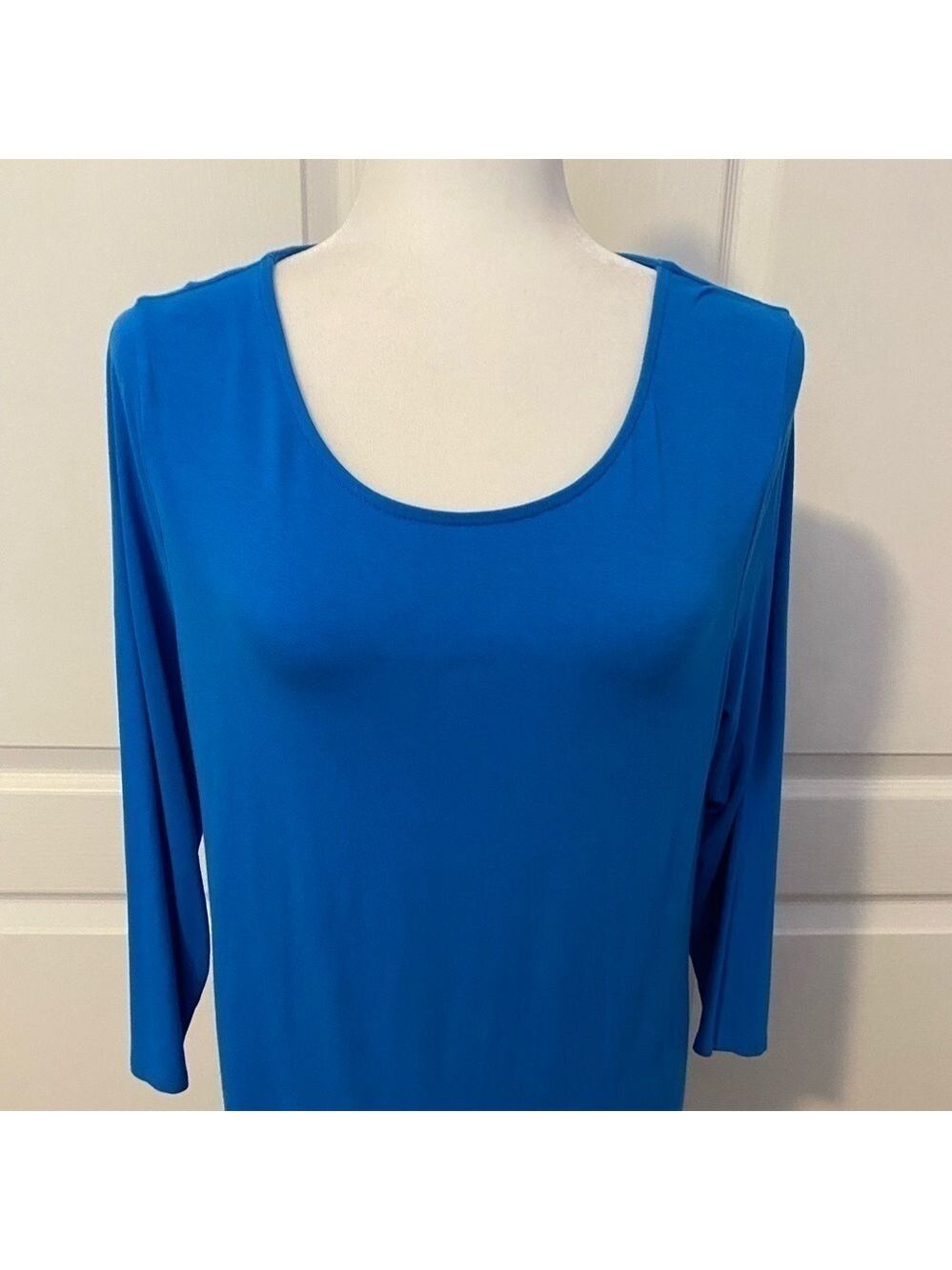 Vince Camuto Blue Asymmetrical Hem Long Sleeve Top Size M - Picture 3 of 10